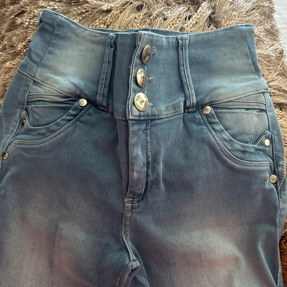Stylish High Rise Blue Jeans